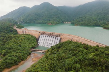 12 Haziran 2022 Tai Tam Tuk Barajı, Yağmur yağdıktan sonra sel boşaltımı