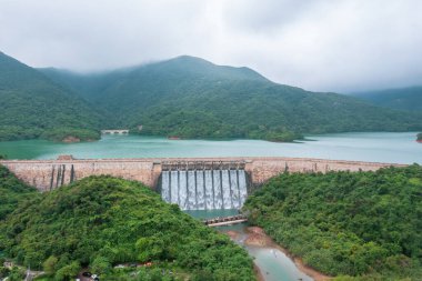 12 Haziran 2022 Tai Tam Tuk Barajı, Yağmur yağdıktan sonra sel boşaltımı