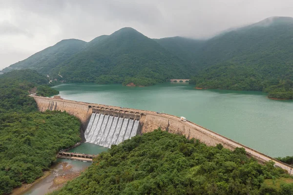 June 2022 Tai Tam Tuk Reservoir Flood Discharge Raining — Stock Photo, Image