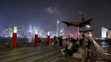 20 Eylül 2015 Gezginleri Tsim Sha Tsui Gezinti Alanını ziyaret ediyor