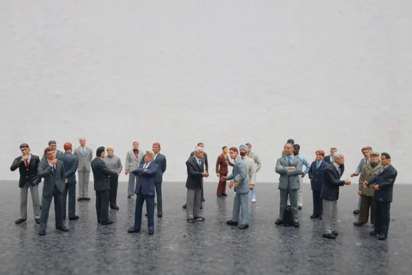 Gente Negocios Discutiendo Grupo Figura Pequeña Empresa — Foto de Stock