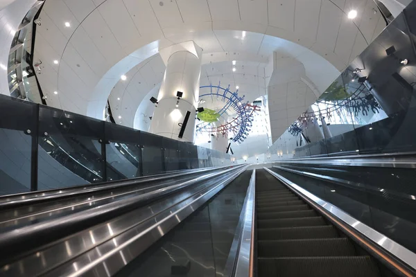 Junio 2022 Grupo Escaleras Mecánicas Estación Del Almirantazgo Hong Kong —  Fotos de Stock