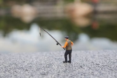 Mini figürün eğlencesi balık tutmaktır. 