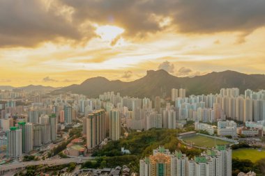 1 Mayıs 2022 Lion Rock Hill ve Kowloon, Hong Kong 'un Skykine' i