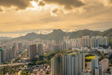 1 Mayıs 2022 Lion Rock Hill ve Kowloon, Hong Kong 'un Skykine' i