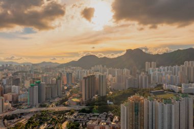 1 Mayıs 2022 Lion Rock Hill ve Kowloon, Hong Kong 'un Skykine' i
