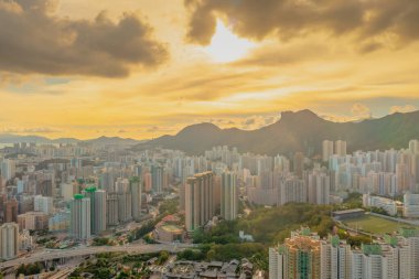 1 Mayıs 2022 Lion Rock Hill ve Kowloon, Hong Kong 'un Skykine' i