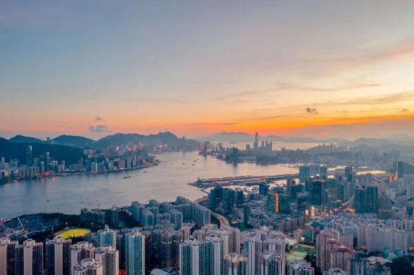 2022年5月1日香港ビクトリアハーバーのクントンビュー — ストック写真