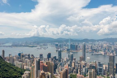 1 Mayıs 2022 HK Victoria Limanı açık bir gökyüzü gününde