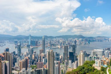 1 Mayıs 2022 HK Victoria Limanı açık bir gökyüzü gününde