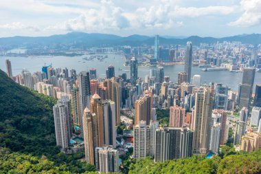 1 Mayıs 2022 'de Victoria Geçidi' nden Hong Kong 'a, zirvenin zirvesine yakın.