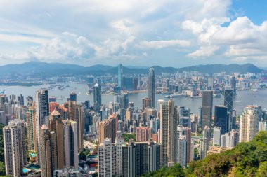 1 Mayıs 2022 'de Victoria Geçidi' nden Hong Kong 'a, zirvenin zirvesine yakın.
