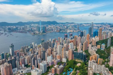 1 Mayıs 2022 Victoria Limanı, Hong Kong Adası 'nın batı tarafından görünüyor.