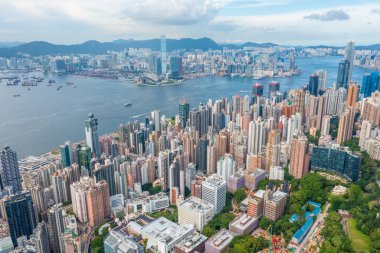 1 Mayıs 2022 Victoria Limanı, Hong Kong Adası 'nın batı tarafından görünüyor.