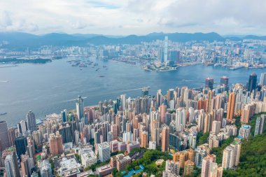 1 Mayıs 2022 Victoria Limanı, Hong Kong Adası 'nın batı tarafından görünüyor.