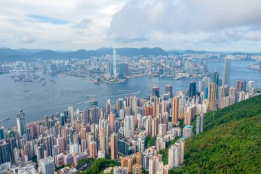 1 Mayıs 2022 Victoria Limanı, Hong Kong Adası 'nın batı tarafından görünüyor.