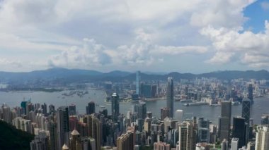 1 Mayıs 2022 Hong Kong silueti ve Victoria Limanı