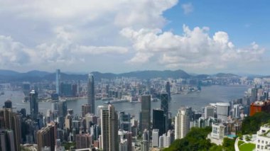 1 Mayıs 2022 Hong Kong silueti ve Victoria Limanı