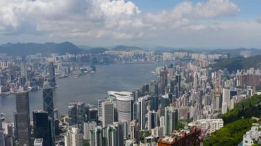 1 Mayıs 2022 Hong Kong silueti ve Victoria Limanı