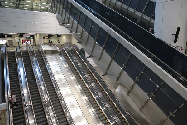 Ιουλίου 2022 Ομάδα Του Escalator Στο Σταθμό Admiralty Χονγκ Κονγκ — Φωτογραφία Αρχείου