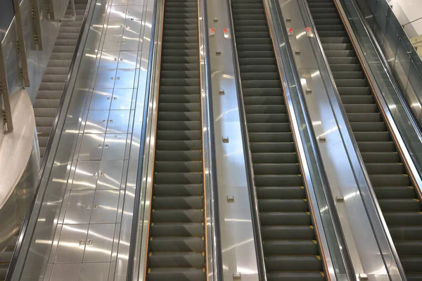 July 2022 Group Escalator Admiralty Station Hong Kong —  Fotos de Stock