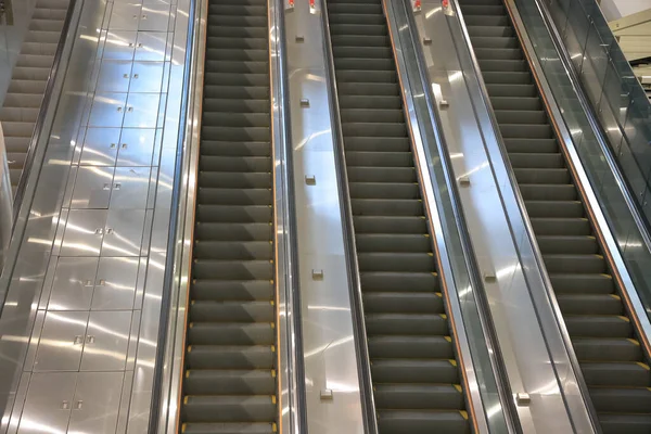 Julio 2022 Grupo Escaleras Mecánicas Estación Del Almirantazgo Hong Kong — Foto de Stock