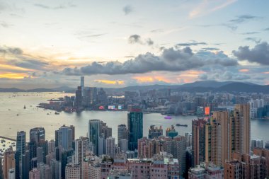 2 Mayıs 2022 Braemar tepesinden kuzeye doğru ufuk çizgisi.