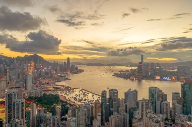 2 Mayıs 2022 Braemar Hill 'den Hong Kong' un panoramik görüntüsü.