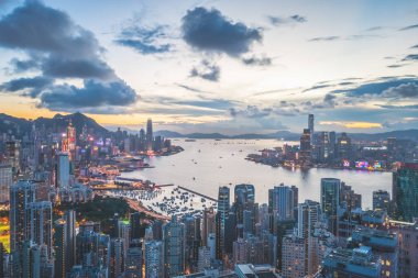 2 Mayıs 2022 Braemar Hill 'den Hong Kong' un panoramik görüntüsü.