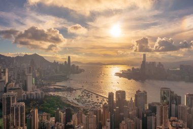 2 Mayıs 2022 Braemar Hill 'den Hong Kong' un panoramik görüntüsü.