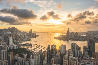 2 Mayıs 2022 Braemar Hill 'den Hong Kong' un panoramik görüntüsü.