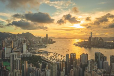2 Mayıs 2022 Braemar Hill 'den Hong Kong' un panoramik görüntüsü.