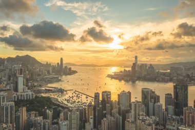 2 Mayıs 2022 Braemar Hill 'den Hong Kong' un panoramik görüntüsü.