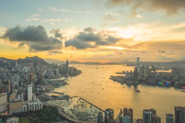 2 Mayıs 2022 Braemar Hill 'den Hong Kong' un panoramik görüntüsü.