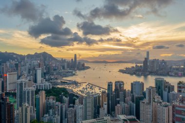 2 Mayıs 2022 Braemar Hill 'den Hong Kong' un panoramik görüntüsü.