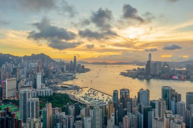 2 Mayıs 2022 Braemar Hill 'den Hong Kong' un panoramik görüntüsü.