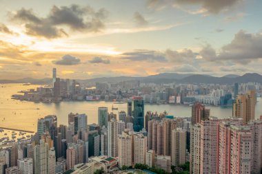 2 Mayıs 2022 Braemar tepesinden kuzeye doğru ufuk çizgisi.