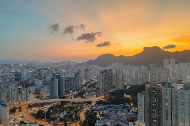 3 Mayıs 2022. Lion Rock, Hong Kong yakınlarındaki yerleşim bölgesi.