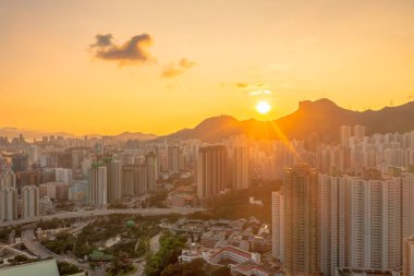 3 Mayıs 2022. Lion Rock, Hong Kong yakınlarındaki yerleşim bölgesi.