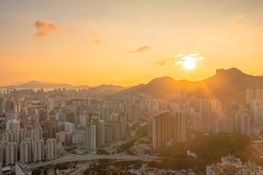 3 Mayıs 2022. Lion Rock, Hong Kong yakınlarındaki yerleşim bölgesi.