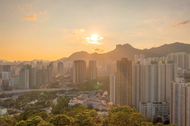 3 Mayıs 2022. Lion Rock, Hong Kong yakınlarındaki yerleşim bölgesi.