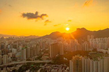 3 Mayıs 2022. Lion Rock, Hong Kong yakınlarındaki yerleşim bölgesi.
