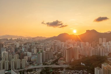 3 Mayıs 2022. Lion Rock, Hong Kong yakınlarındaki yerleşim bölgesi.