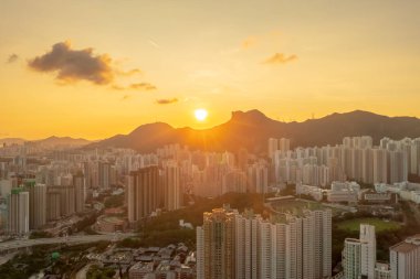 3 Mayıs 2022. Lion Rock, Hong Kong yakınlarındaki yerleşim bölgesi.