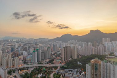 3 Mayıs 2022. Lion Rock, Hong Kong yakınlarındaki yerleşim bölgesi.
