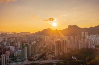 3 Mayıs 2022. Lion Rock, Hong Kong yakınlarındaki yerleşim bölgesi.