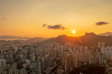 3 Mayıs 2022. Lion Rock, Hong Kong yakınlarındaki yerleşim bölgesi.