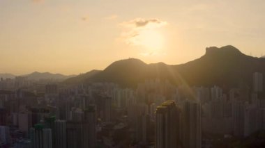 10 Temmuz 2022 Kowloon Yarımadası 'nın güneyindeki Kowloon şehri.