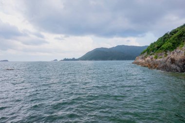 5 Mayıs 2022 Temiz Su Koyu, Hong Kong 'daki güzel sahil şeridi.