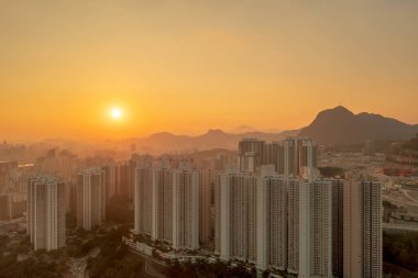 6 Mayıs 2022 Siyah tepeden Hong Kong ve Kowloon manzarası